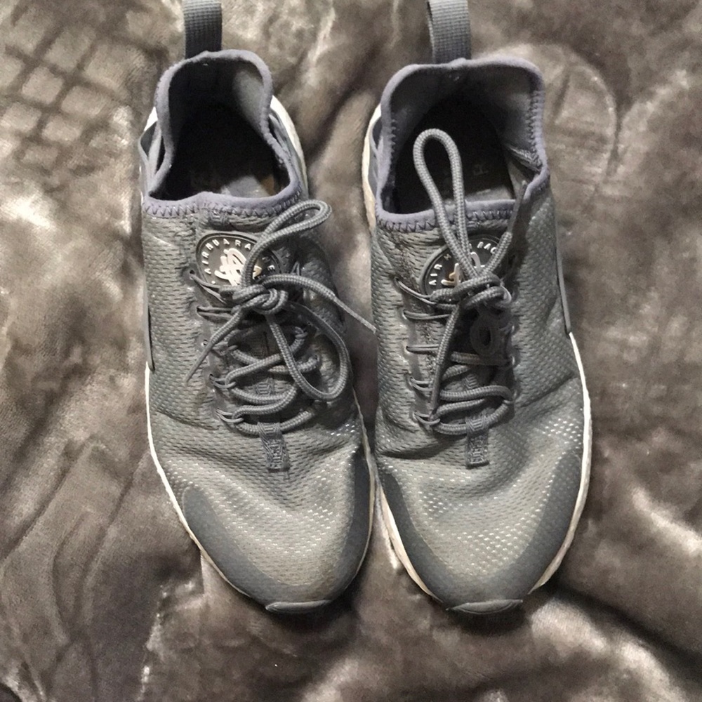 Nike air huarache shoes